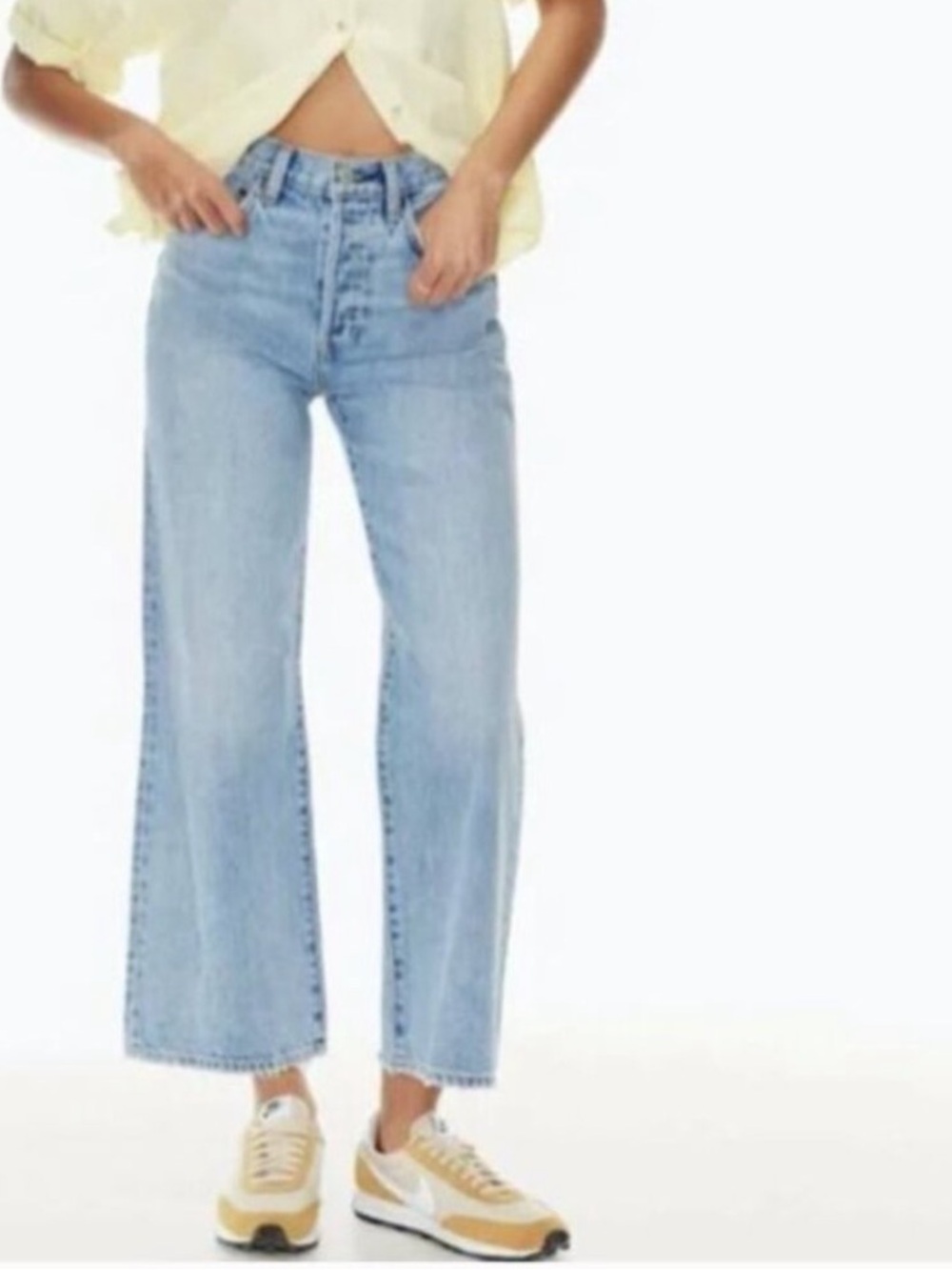 Aritzia Denim Forum The Farrah Lo- Rise Wide Light Wash Denim 24